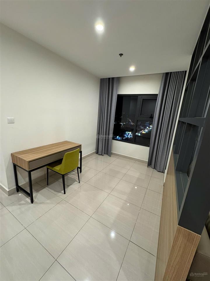 Chính chủ bán căn hộ 2pn+ 69m2 căn góc full nội thất chỉ 3tỷ vin q9