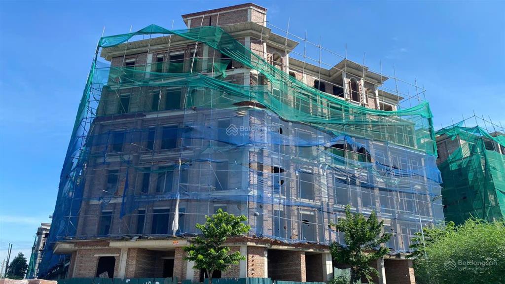 102m liền kề mặt đường tây thăng long  60,5m, vỉa hè 10m, 7 tầng + 1 hầm, sẵn sổ  giá đầu tư.