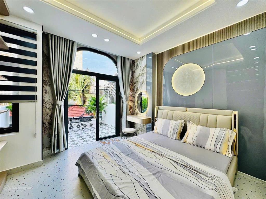 Xuất cảnh bán nhà ngay cx phú lâm d, 4 x 16, 4 tầng, 4pn 5wc, có phòng trệt, kế chợ hồ trọng quý