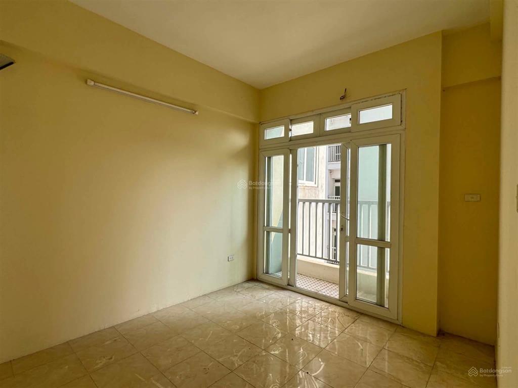 Bán căn hộ cc toà c13 khuyến lương, phường lĩnh nam, 45m2 2pn, 2.8 tỷ.  0933 900 ***