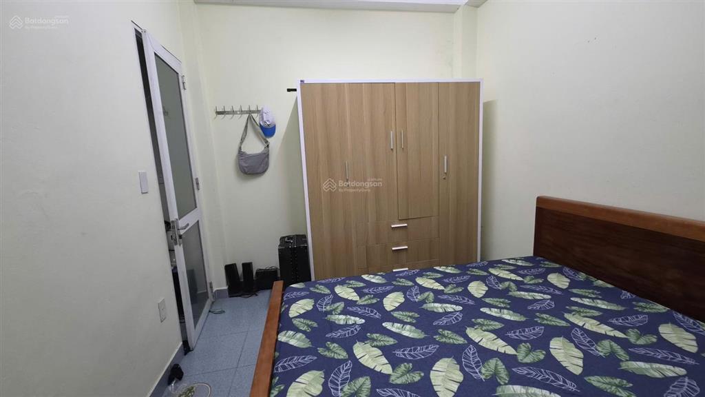 Bán nr tại giáp bát, 5,9 tỷ, 20m2, 3pn, 4wc, 5 tầng, mặt tiền 5.7m