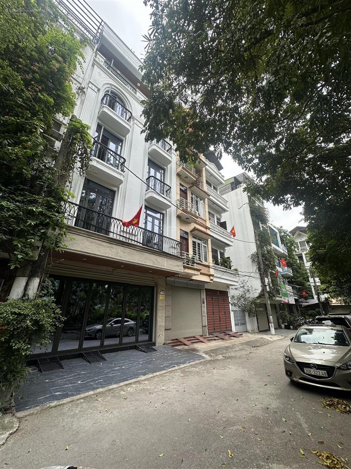 Bán nhà phân lô tam trinh, 100% không quy hoạch, 69m x 7t tm, 2 ô tô vào nhà, vỉa hè, 2 thoáng, kd