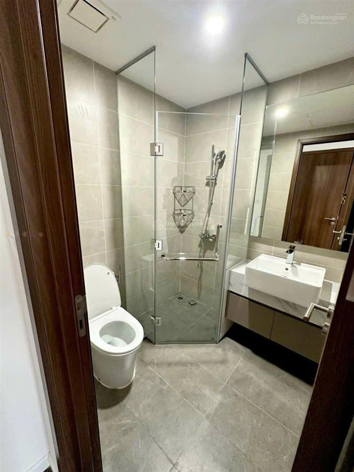 Chính chủ hạ giá sâu bán nhanh  cc thanh nhựt q8  2pn + 2wc  nội thất cơ bản  shr