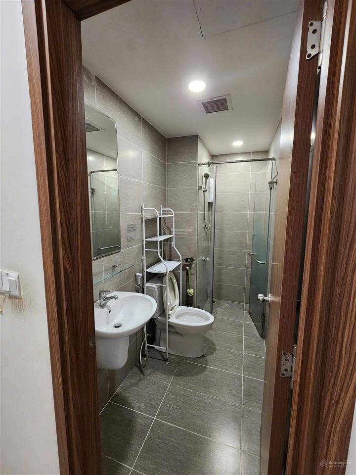 Chính chủ hạ giá bán nhanh trung tâm q4  h3 hoàng diệu  68m2  2pn + 2wc  full nt
