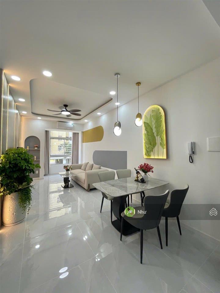 Không ở nữa nên bán ch sky garden 3, q7, dt 75m2 2pn 2wc bao vat và phí, view nội khu