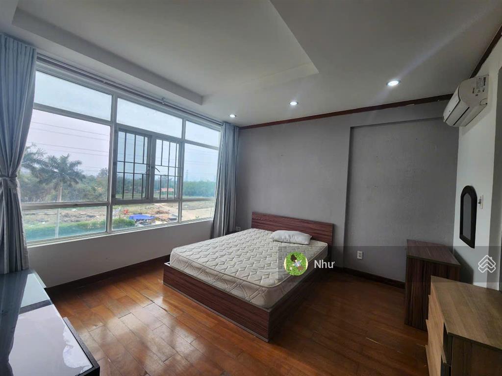 Bán ch phú hoàng anh  nhà bè dt 88m2, gía 2,19 tỷ 2pn 2wc tầng trung đã có sổ kèm full nội thất