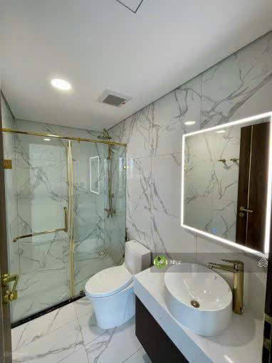 Chủ nhà hạ giá để bán nhanh cc nguyễn ngọc phương, dt 69m2 giá 2,15 tỷ  tầng trung  sổ hồng riêng