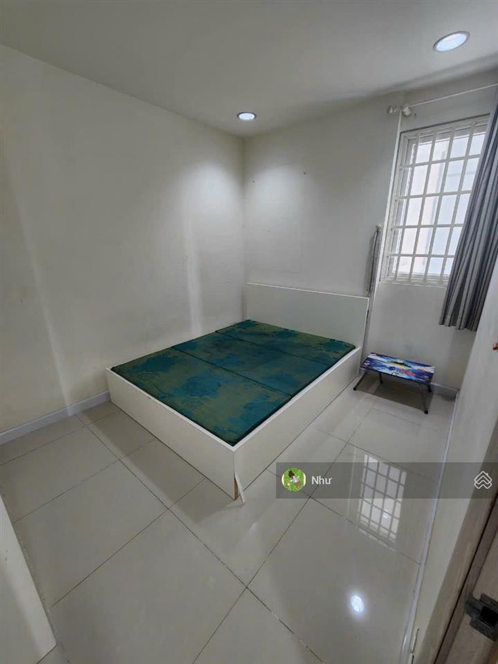 Không ở nữa nên bán ch sky garden 3, quận 7, dt 75m2 2pn 2wc giá 2,58 tỷ view nội khu