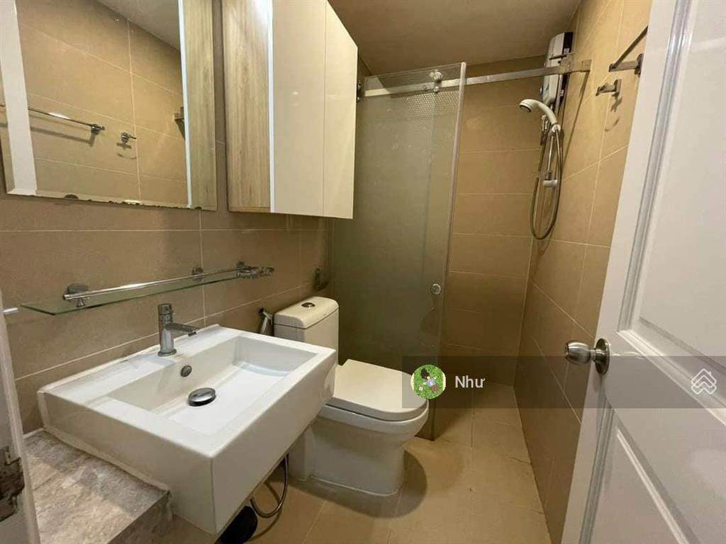 Cô nhờ rao bán ch ehome 5 q7, dt 68m2 2pn 2wc gía 1,95 tỷ. tầng trung, view thoáng  có sổ