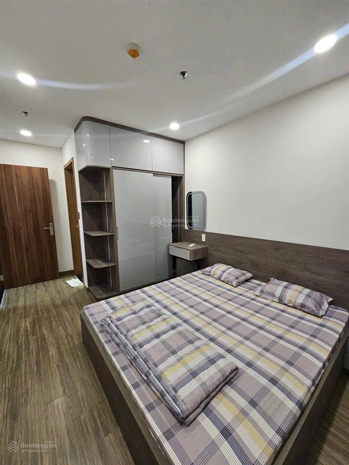 Hạ giá bán gấp, ch osimi tower q. gò vấp, giá 1 tỷ 740 dt 68m2, 2pn + 2nvs, có nội thất  có sổ