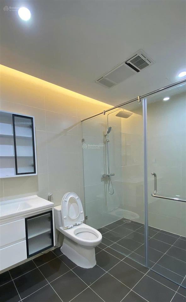 Hạ giá bán gấp, ch osimi tower q. gò vấp, giá 1 tỷ 740 dt 68m2, 2pn + 2nvs, có nội thất  có sổ