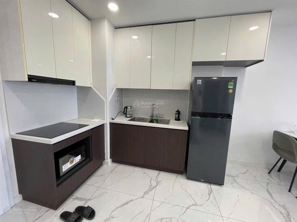 Chính chủ gửi bán ch sky center q. tân bình, dt74m2, 2pn + 2wc, nội thất cơ bản  sổ hồng