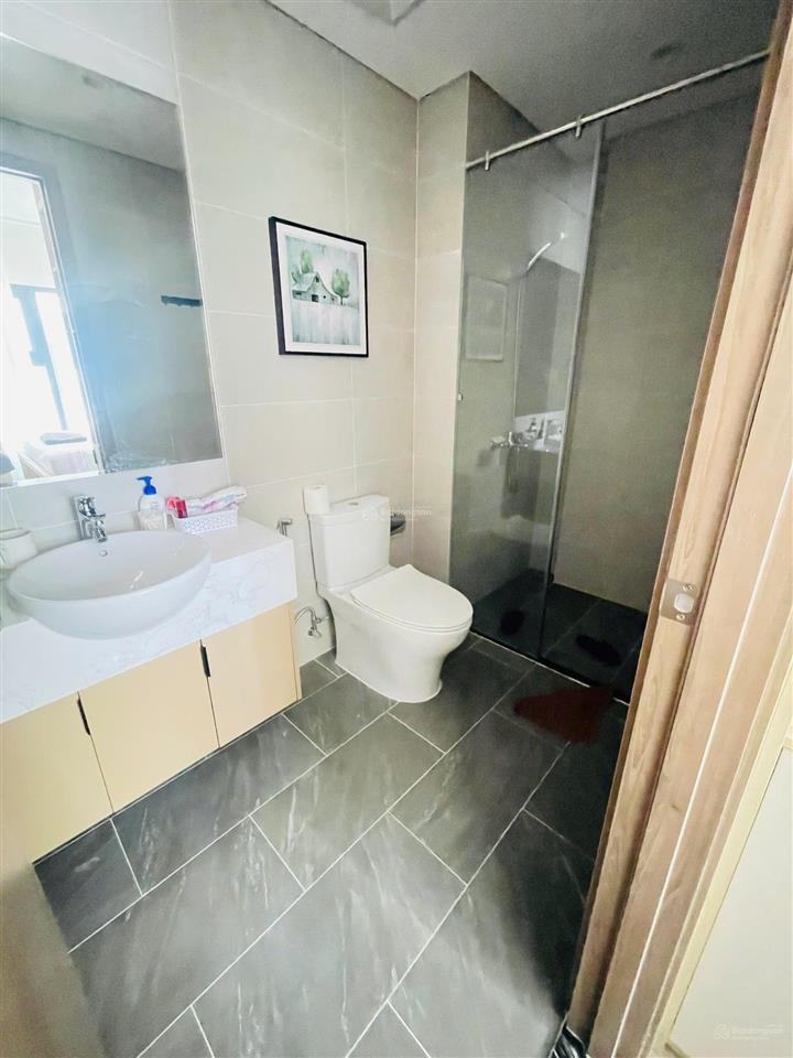 Chính chủ gửi bán ch conic riverside q8, dt 72m2 2pn 2wc, nội thất cơ bản  có sổ hồng