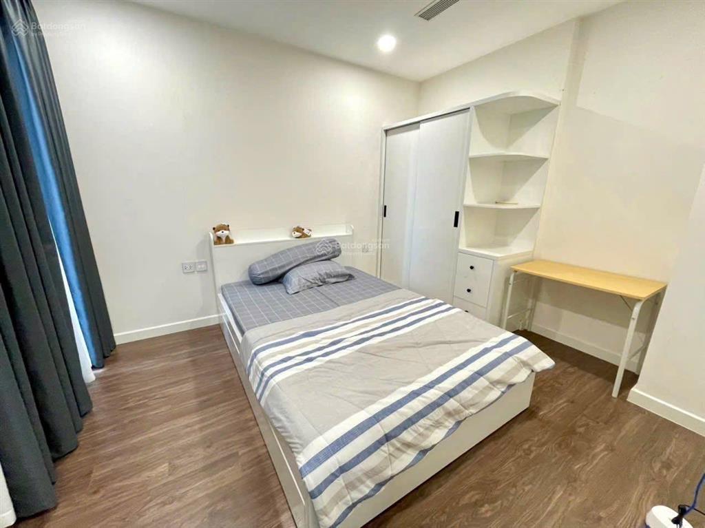 Chính chủ gửi bán ch sky center q. tân bình, dt 74m2, 2pn + 2wc, nội thất cơ bản  sổ hồng