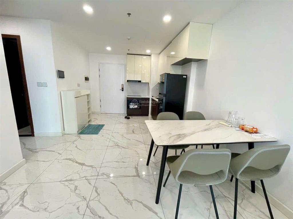 Chính chủ gửi bán ch sky center q. tân bình, dt74m2, 2pn + 2wc, nội thất cơ bản  sổ hồng