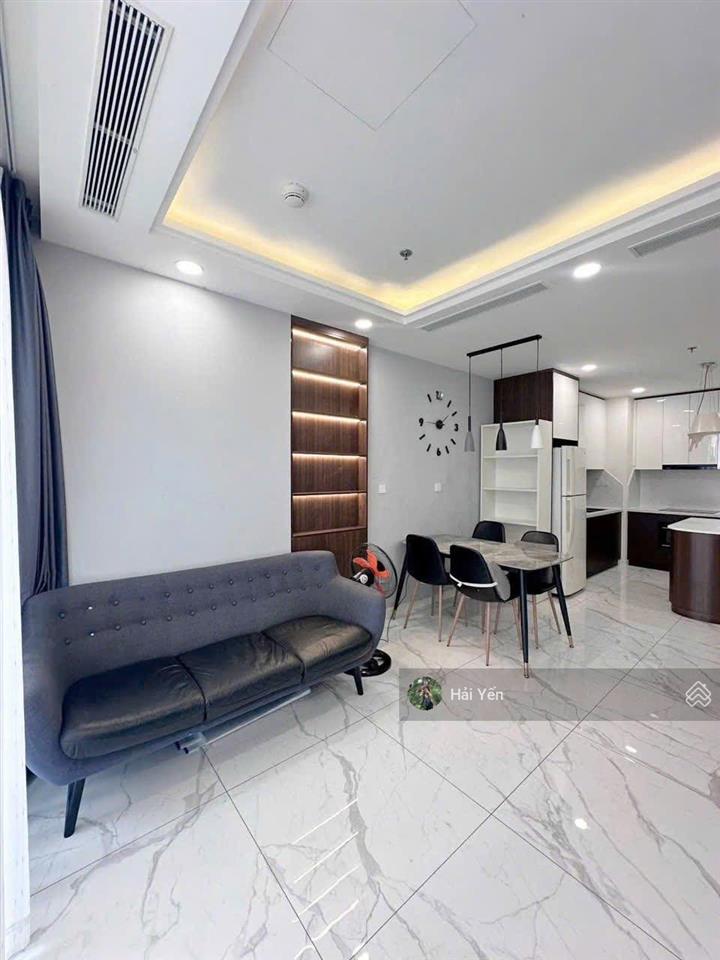 Chính chủ gửi bán, ch screc tower q. 3, dt 76m2, 2pn + 2wc, nội thất cơ bản  có sổ hồng