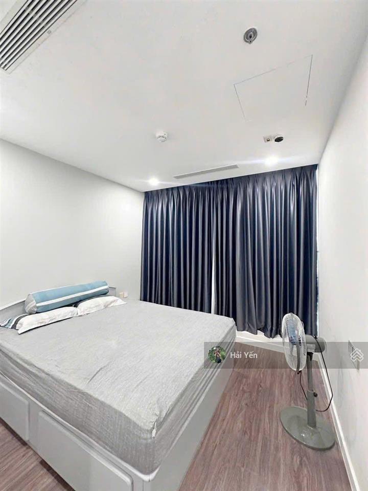 Chính chủ gửi bán, ch screc tower q. 3, dt 76m2, 2pn + 2wc, nội thất cơ bản  có sổ hồng