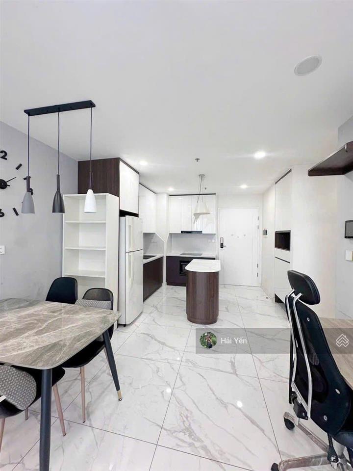 Chính chủ gửi bán, ch screc tower q. 3, dt 76m2, 2pn + 2wc, nội thất cơ bản  có sổ hồng