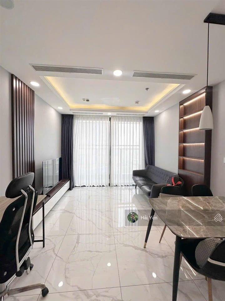 Chính chủ gửi bán, ch screc tower q. 3, dt 76m2, 2pn + 2wc, nội thất cơ bản  có sổ hồng