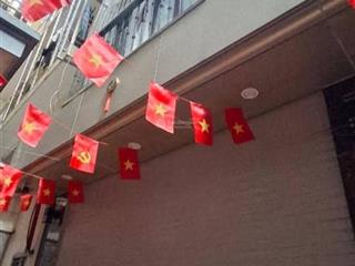 Chính chủ gửi bán nhà pháo đài láng  trung tâm đống đa  5 tầng  để ở hoặc đầu tư đều ok