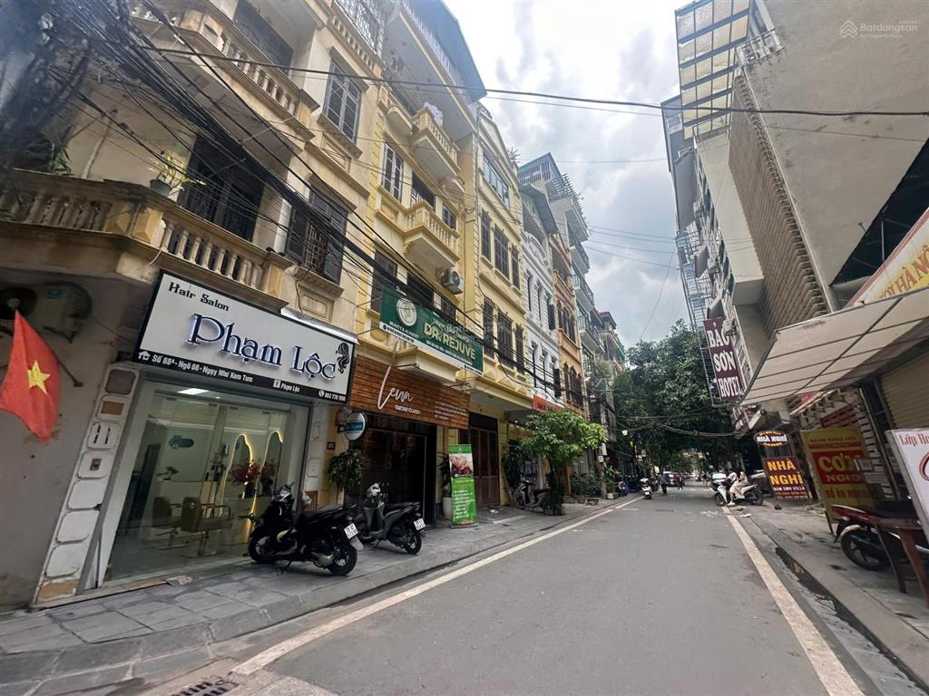 Cần bán gấp nhà 56m2 phân lô ô tô phố ngụy như kon tum giá 17.8 tỷ