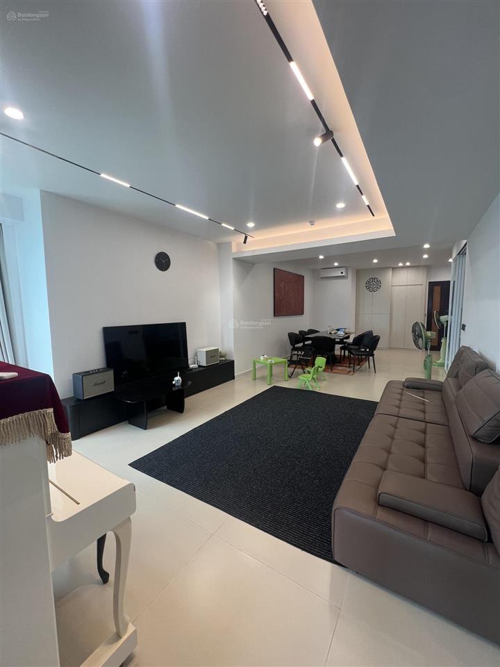 Bán cc chelsea park, 9,3 tỷ, 98m2, 2pn, 2wc tại trung kính, p yên hòa, q.cầu giấy