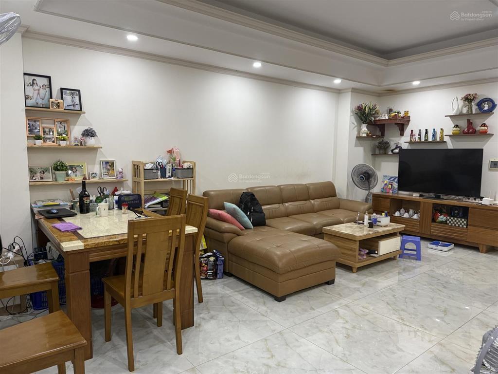 Cần bán gấp căn hộ chính chủ, nội thất đầy đủ