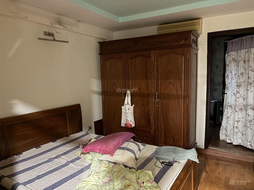 Chính chủ cần bán căn hộ tập thể vị trí cực đẹp diện tích 38,5/65 m2, đầy đủ tiện nghi.