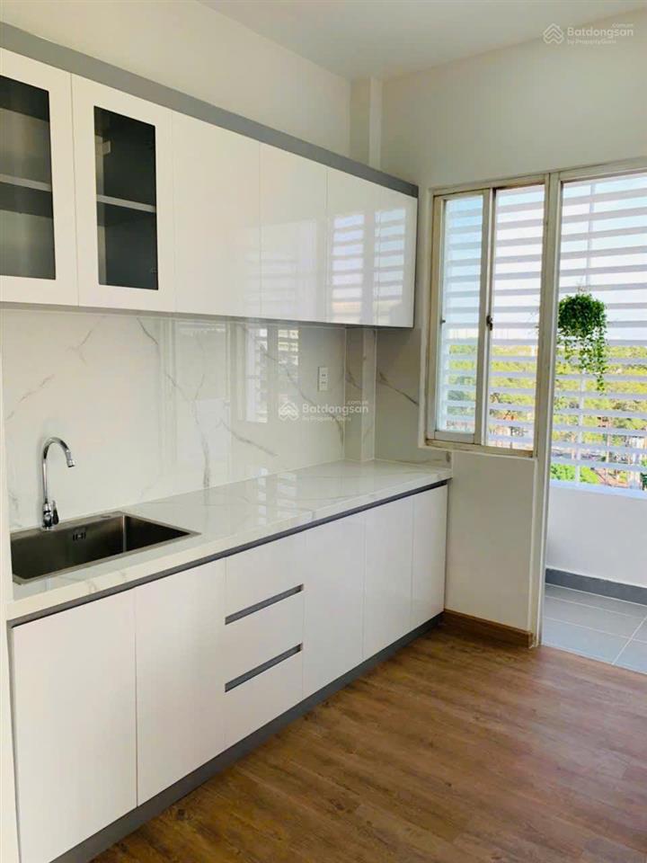 Cần bán ch 155 nguyễn chí thanh 60.04m2tt, 2pn, căn góc, có sổ hồng. giá thật nhà thật 4.29 tỷ tl