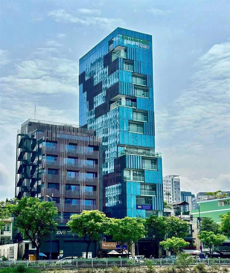Tòa văn phòng góc 2 mặt tiền view sông 2 hầm 16 tầng cho thuê 3 tỷ/th giá 650 tỷ 290 bến vân đồn q4