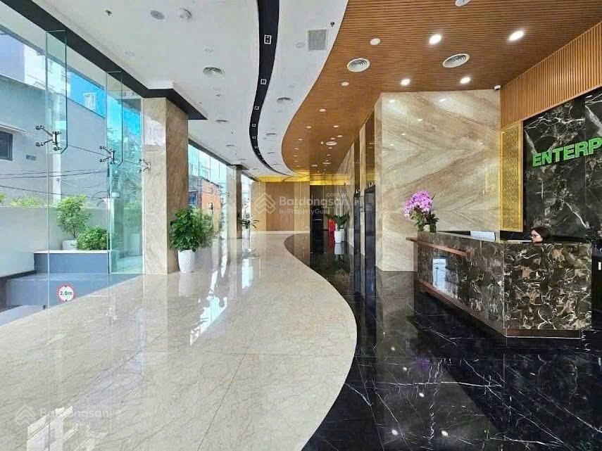 Tòa văn phòng góc 2 mặt tiền view sông 2 hầm 16 tầng cho thuê 3 tỷ/th giá 650 tỷ 290 bến vân đồn q4