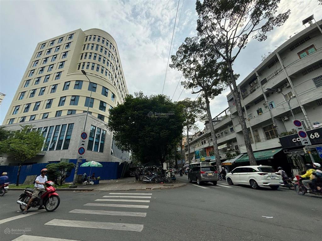 Giảm 76 tỷ về 68 tỷ bán gấp toà văn phòng 900m2 sàn mặt tiền hùng vương hầm 7 tầng công viên quận 5