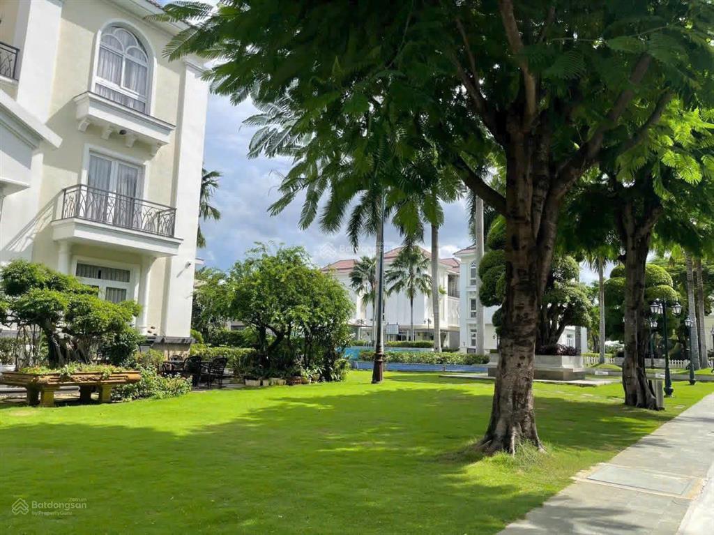 Chủ có chuyện cần bán nhanh biệt thự chateau 568m² chỉ 230 tỷ góc 2 mặt tiền view công viên quận 7