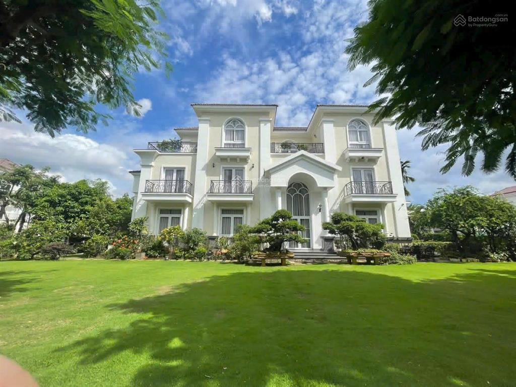 Chủ có chuyện cần bán nhanh biệt thự chateau 568m² chỉ 230 tỷ góc 2 mặt tiền view công viên quận 7