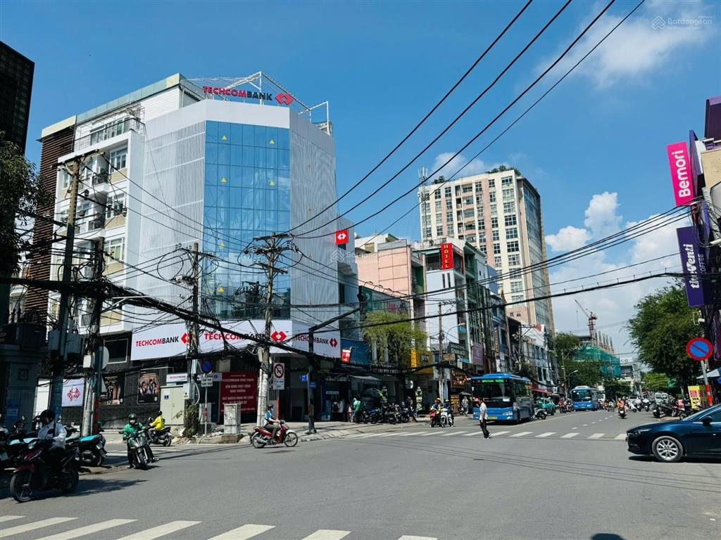 Chủ cần tiền giảm 8tỷ nhà mặt tiền nguễn gia trí chỉ 30tỷ 5 tầng cho thuê 70 tr/tháng q. bình thạnh