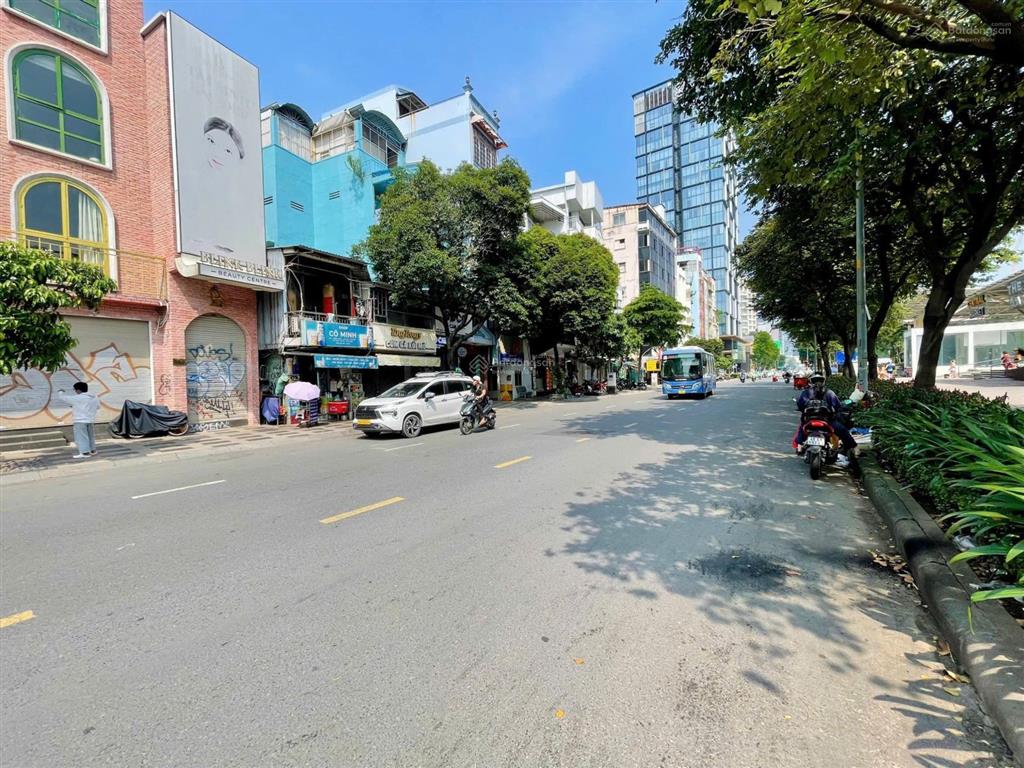 Cách vài căn ra mt trần đình xu quận 1, dt 4,2 x 17m 4 tầng giá hơn 12 tỷ