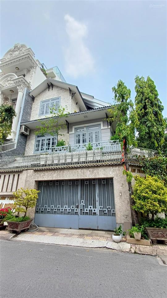 Biệt thự q3  khu vip hoàng sa  ngang 8m, 3 tầng  full nội thất