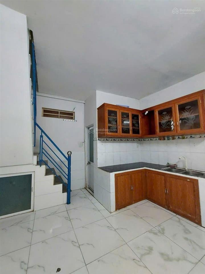 Bán nhà mặt tiền đường trần thủ độ  tân phú