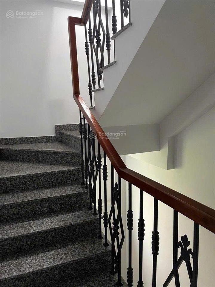 Hẻm xe tải cần bán nhà đường lý thường kiệt  tân bình