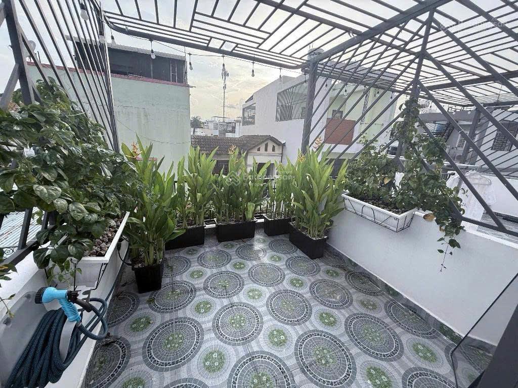 Bán nhà mới hẻm xe hơi tặng full nội thất đường dương văn dương, quận tân phú