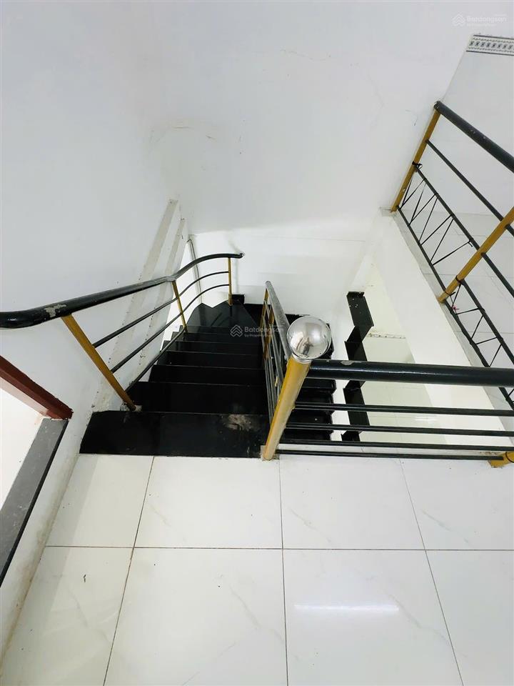 Cần bán gấp nhà btct hxh đường lũy bán bích  tân phú