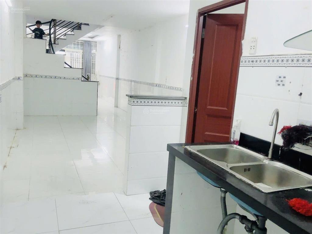 Cần bán gấp nhà btct hxh đường lũy bán bích  tân phú