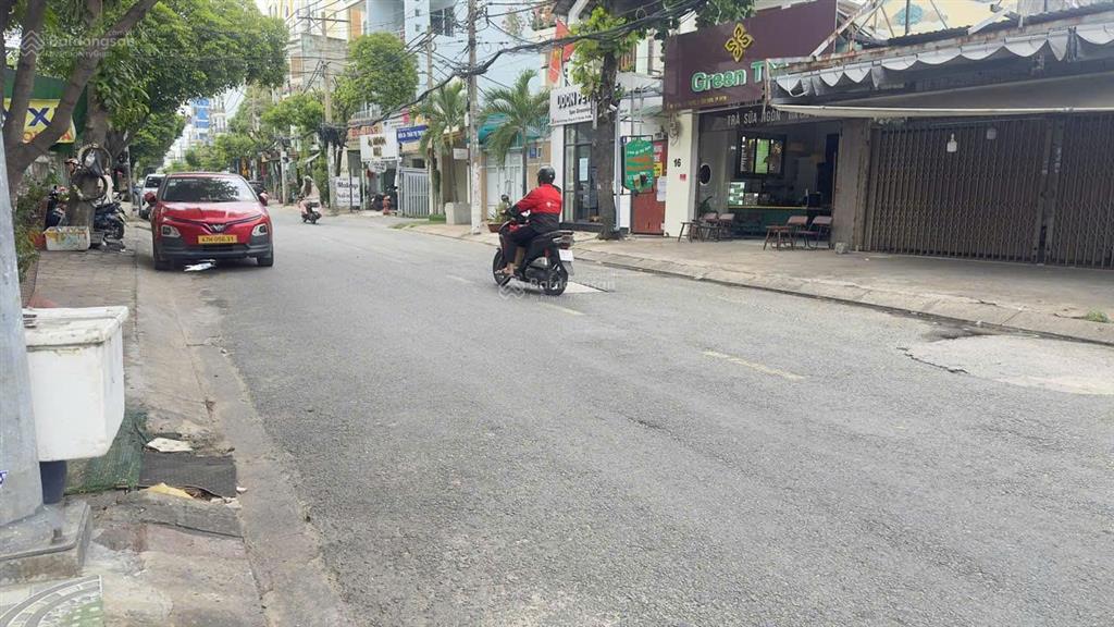 Cần bán nhà btct cống lở  tân bình