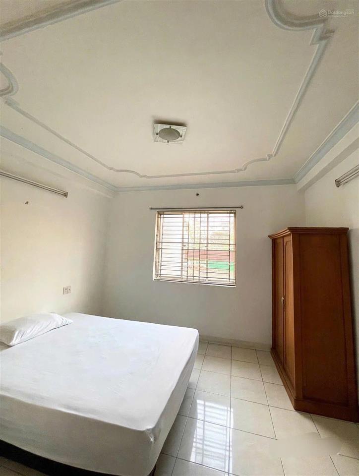 Chủ cần bán nhà mặt tiền thân nhân trung  tân bình