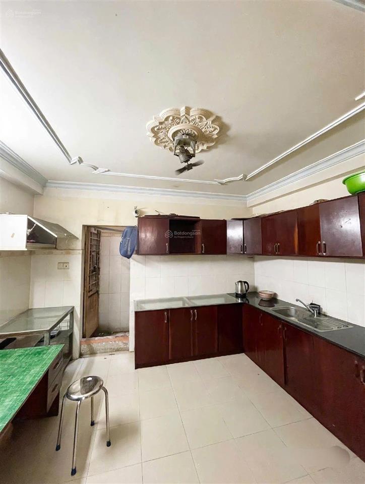 Chủ cần bán nhà mặt tiền thân nhân trung  tân bình
