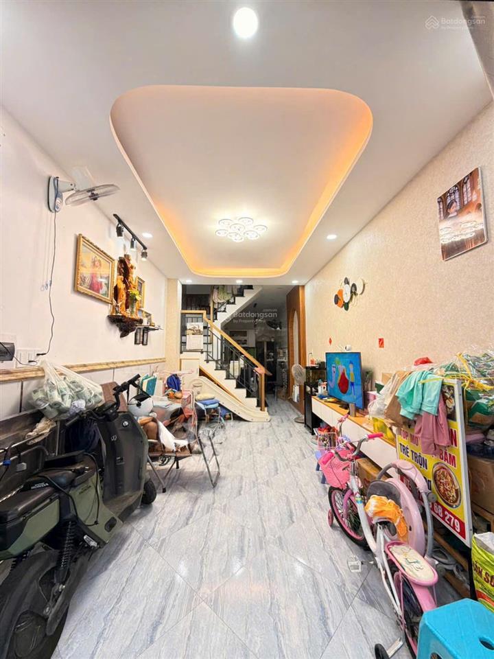 Nhà đẹp cần bán  phan huy ích  tân bình