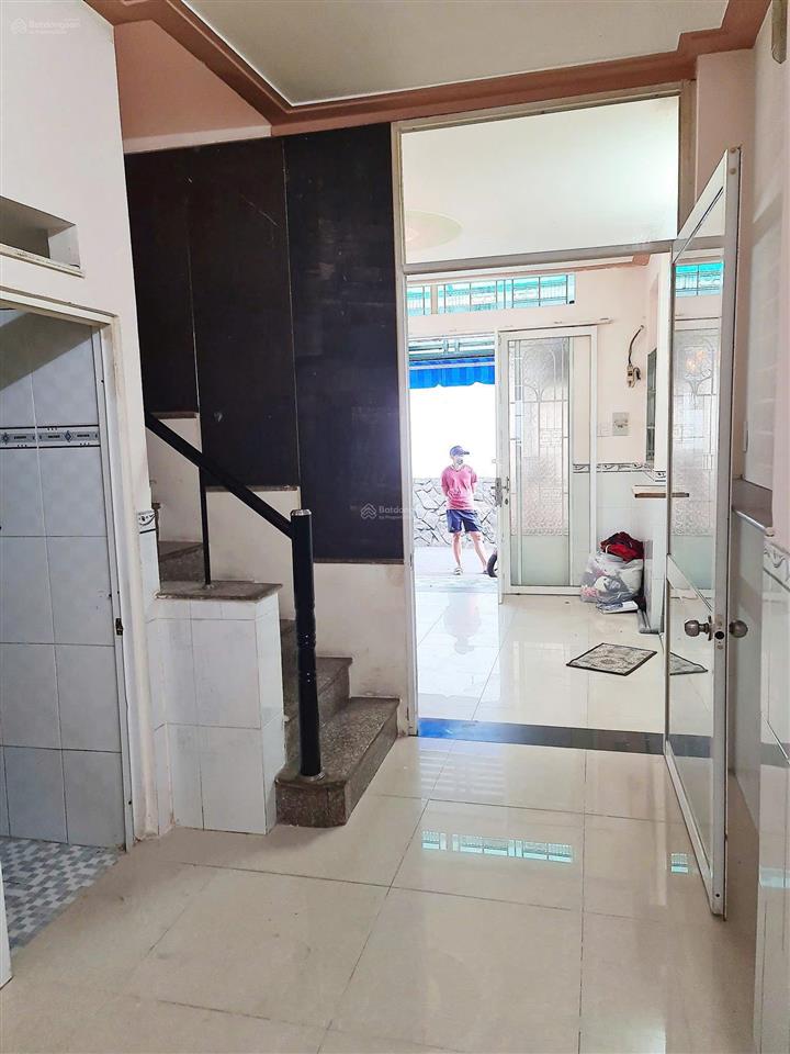 Cần bán gấp nhà 2 tầng  hẻm xe hơi hòa bình  tp