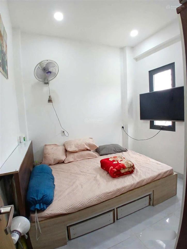 Cần bán gấp nhà đẹp hẻm xe hơi  nguyễn háo vĩnh  tp
