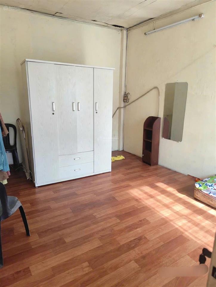 Cần bán nhà 2 tầng  lạc long quân  tb
