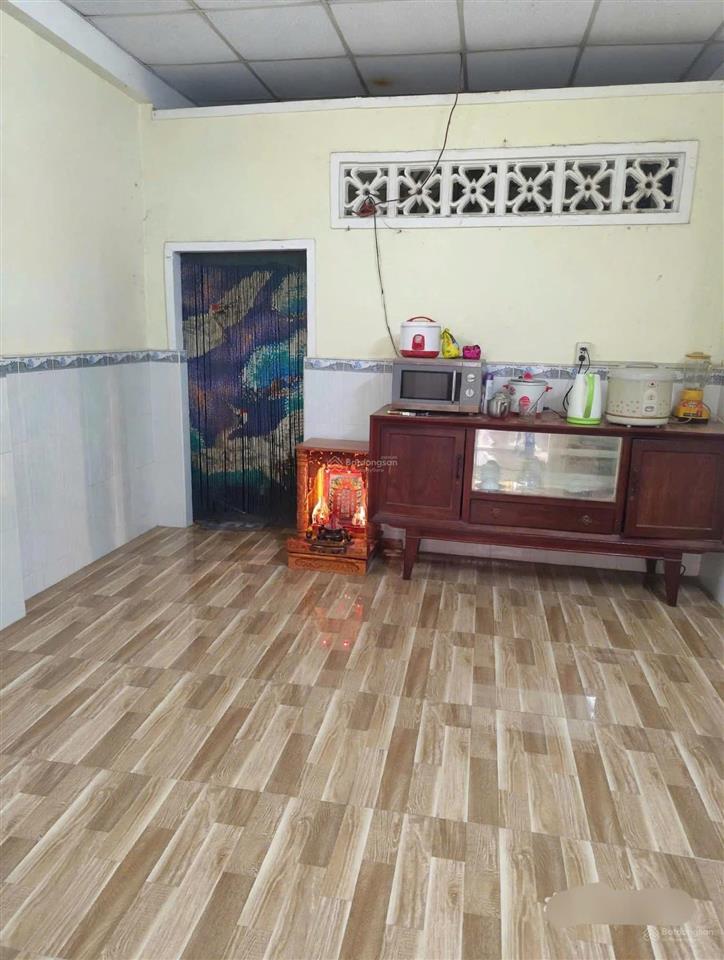 Cần bán nhà 2 tầng  lạc long quân  tb